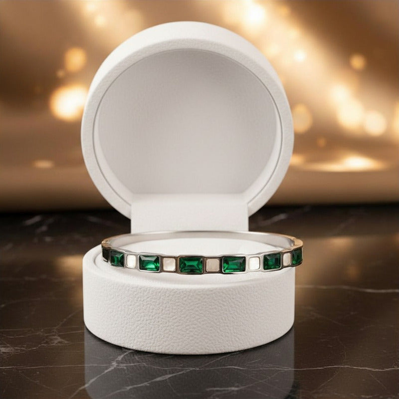 Emerald Diamond White Shell Titanium Steel Bracelet
