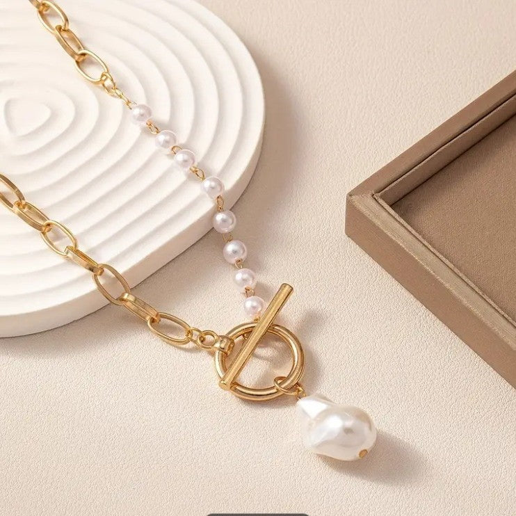 Luna Baroque Pearl Necklace