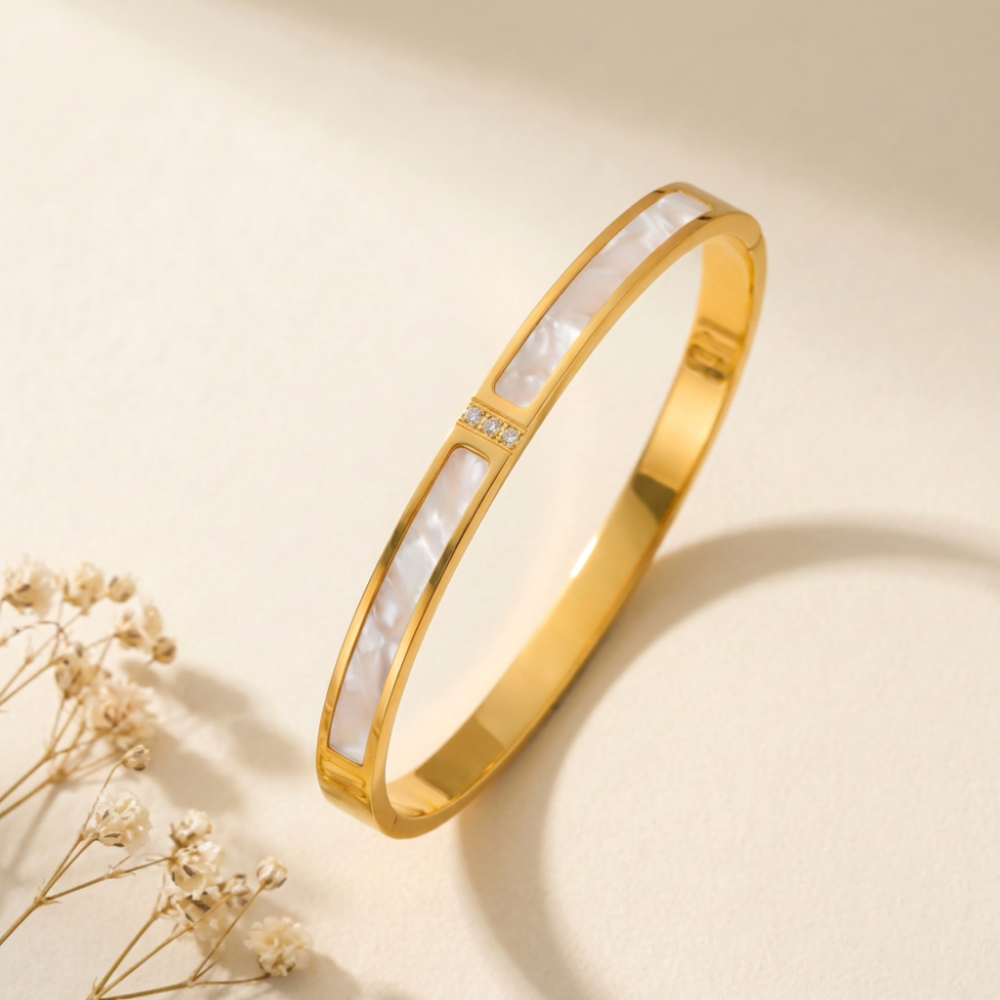 Auraa Luxe Bangle