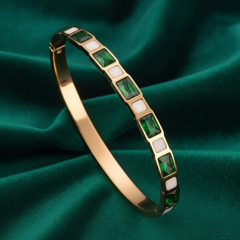 Emerald Diamond White Shell Titanium Steel Bracelet