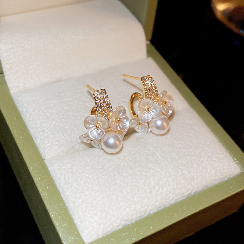 Flower Pearl Stud Earrings